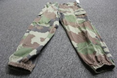 CLOTHING_SURPLUS_STORE_LA04
